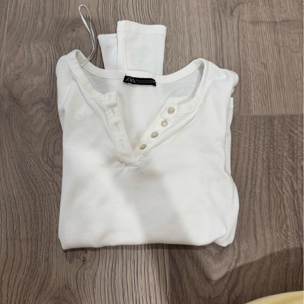 Zara white long sleeve with buttons